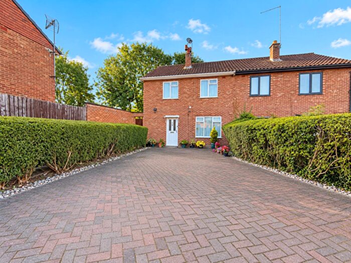 3 Bedroom Semi Detached House For Sale In Rosgill Place, Eastfield, Northampton, NN3