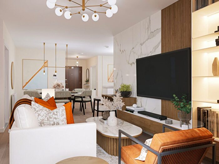 2 Bedroom Flat To Rent In Bermondsey Heights, London, SE15