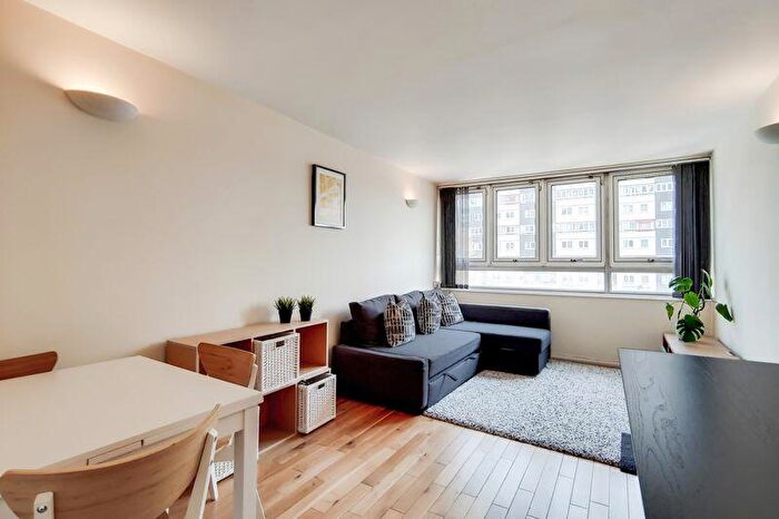 2 Bedroom Flat To Rent In Charlotte Despard Avenue, SW11