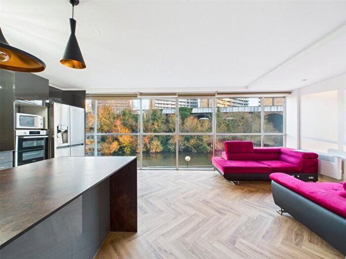 2 Bedroom Apartment For Sale In South Hall Street, Salford, Greater Manchester, M5