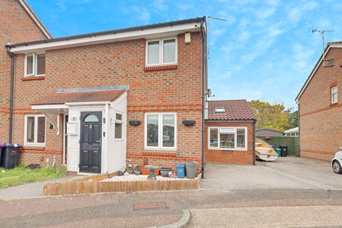 2 Bedroom End Terrace House For Sale In Milbanke Close, Southend-On-Sea, SS3