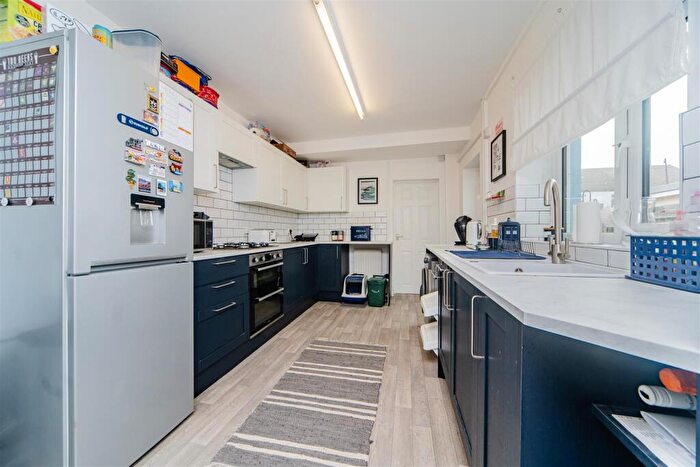 3 Bedroom Terraced House For Sale In Castle Street, Barry, CF62