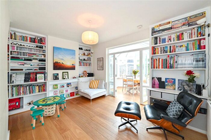 2 Bedroom Terraced House To Rent In Manchester Grove, Cubitt Town, E14