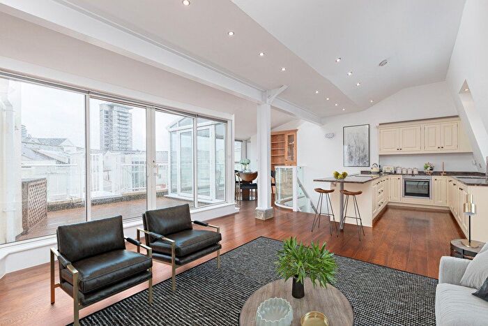 2 Bedroom Flat For Sale In Carlyle Court, Chelsea Harbour, SW10