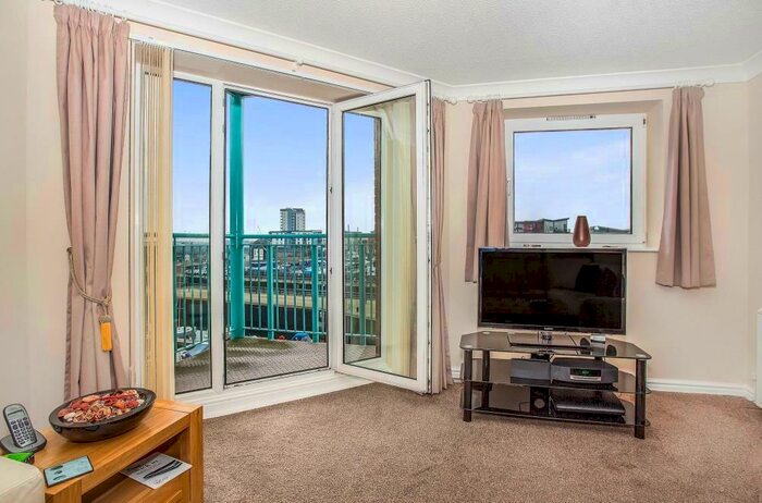 2 Bedroom Apartment To Rent In Pocketts Wharf, Maritime Quarter, Swansea, SA1