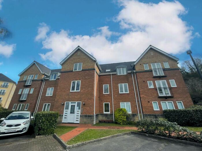 2 Bedroom Flat To Rent In The Moorings, Penarth, CF64