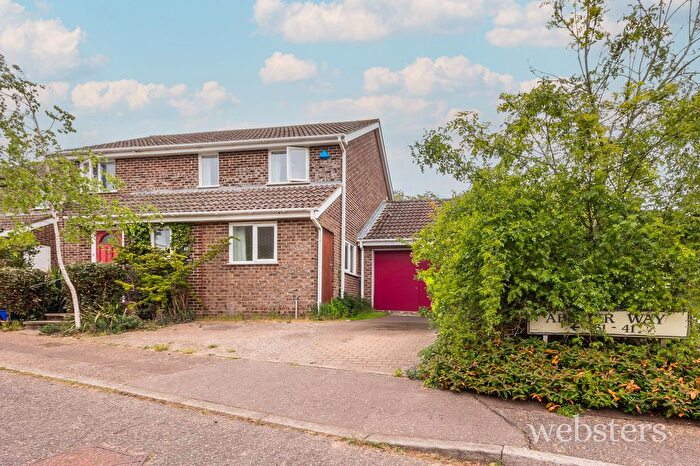 4 Bedroom Semi-Detached House For Sale In Abinger Way, Norwich, NR4