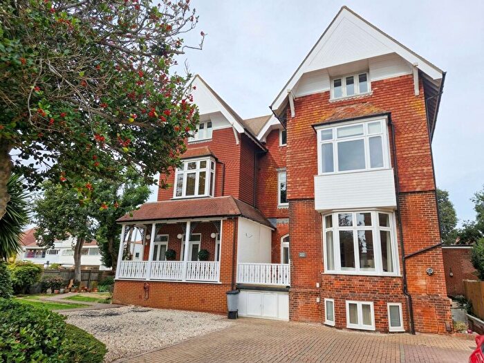 2 Bedroom Flat For Sale In Craneswater Park, Southsea, PO4