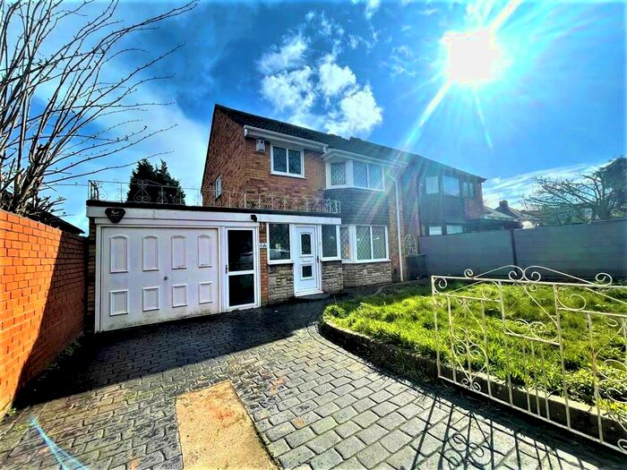 3 Bedroom Detached House To Rent In Hardy Road, Wednesbury, WS10