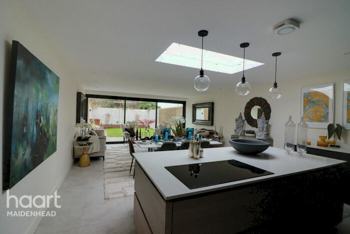 3 Bedroom Detached Bungalow For Sale In Lower Boyndon Road, Maidenhead, SL6