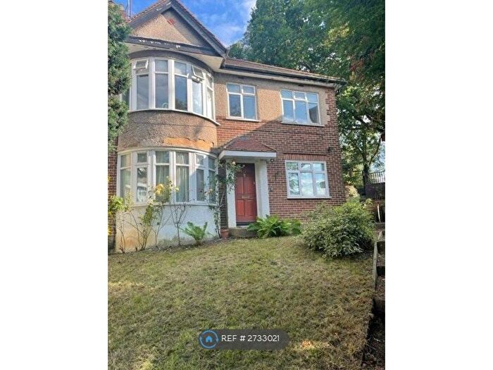 2 Bedroom Maisonette To Rent In Sandall Close, London, W5