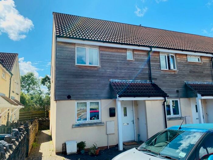 2 Bedroom End Of Terrace House To Rent In Stone Hill View, Bristol, BS15