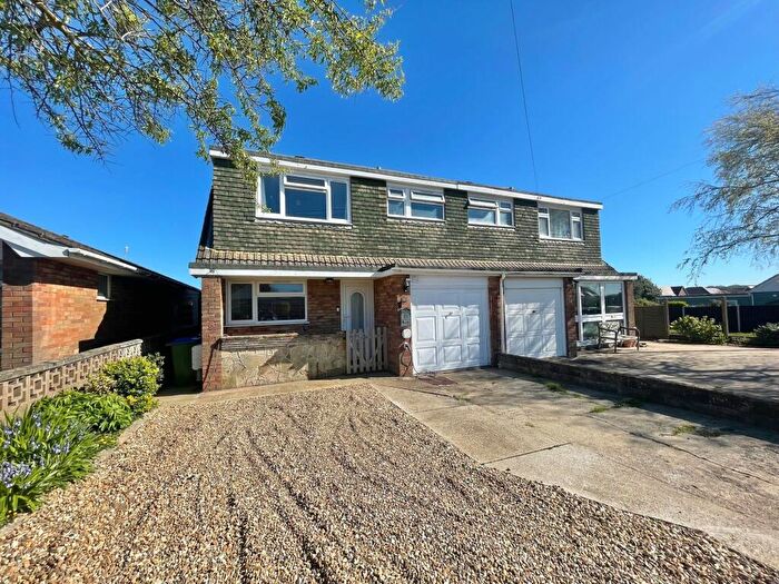 3 Bedroom Semi-Detached House For Sale In Southview Road, Peacehaven, BN10