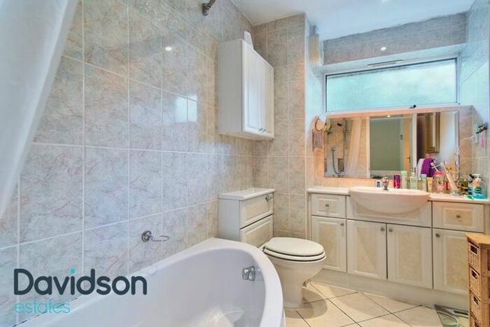 4 Bedroom Link Detached House To Rent In Anstruther Road, Edgbaston, Birmingham, B15