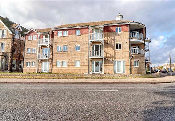 2 Bedroom Flat For Sale In Turret House, Vista Road, East Clacton, CO15