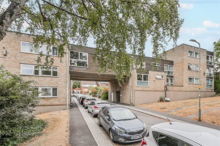 2 Bedroom Flat For Sale In Sutherland Close, Barnet, EN5