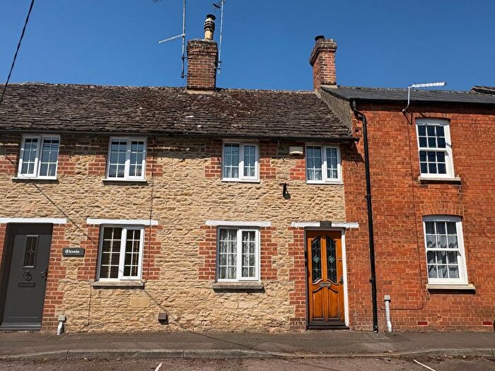 2 Bedroom Terraced House For Sale In Sherborne Street, Lechlade, Gloucestershire, GL7
