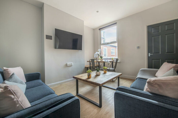 6 Bedroom Property To Rent In Bute Avenue, Nottingham, NG7