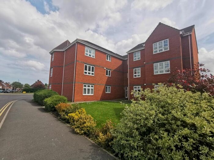 3 Bedroom Flat To Rent In Oxford Close, Longbenton, Newcastle Upon Tyne, NE12