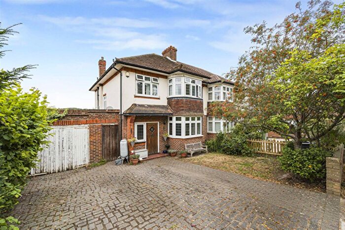 3 Bedroom Semi Detached House For Sale In Hayes Lane, Hayes, BR2