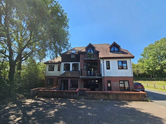 2 Bedroom Flat To Rent In Hedley Court, High Wycombe, HP10