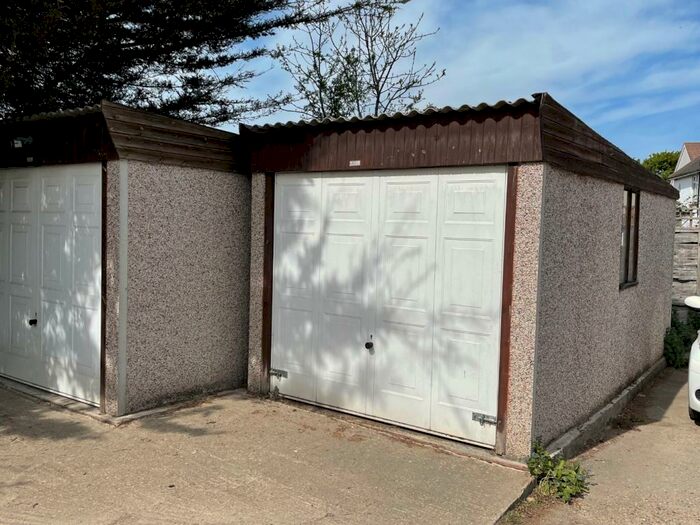 Garage / Parking To Rent In Garage, London Road, Leigh-on-Sea, SS9