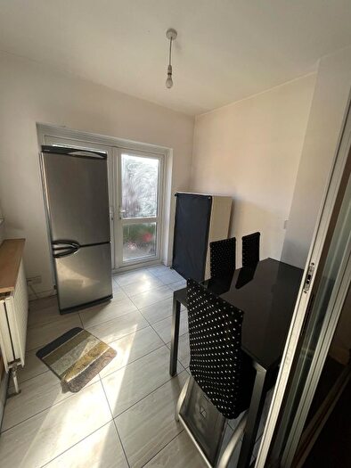 4 Bedroom Semi-Detached House To Rent In Spring Grove Road, TW3