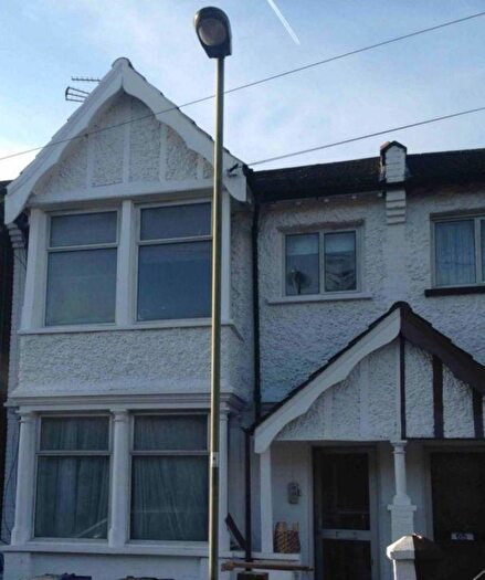 Studio To Rent In Wilberforce Road, London, NW9