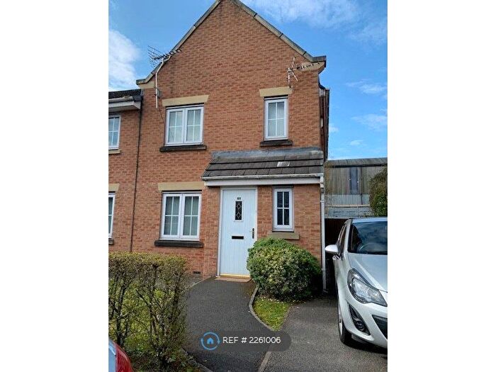 3 Bedroom Semi-Detached House To Rent In Thornway Drive, Ashton-Under-Lyne, OL7