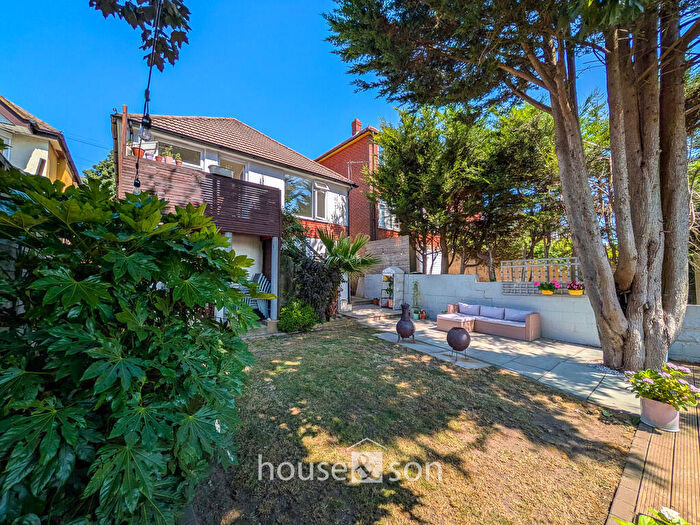 2 Bedroom Detached Bungalow For Sale In Parley Road, Bournemouth, BH9