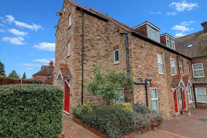 1 Bedroom Apartment To Rent In London Road, High Wycombe, Buckinghamshire, HP11