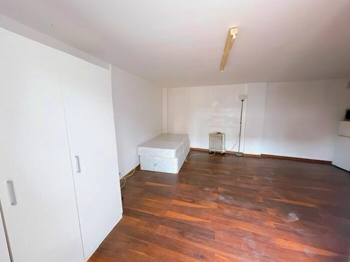Studio To Rent In Worton Way, Isleworth, TW7