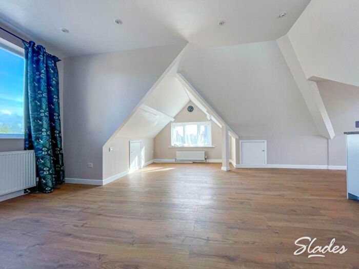 2 Bedroom Apartment To Rent In Stour Road, Christchurch, Dorset, BH23