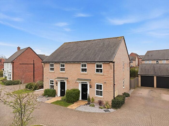 3 Bedroom Semi-Detached House For Sale In Waters Way, Halstead, CO9