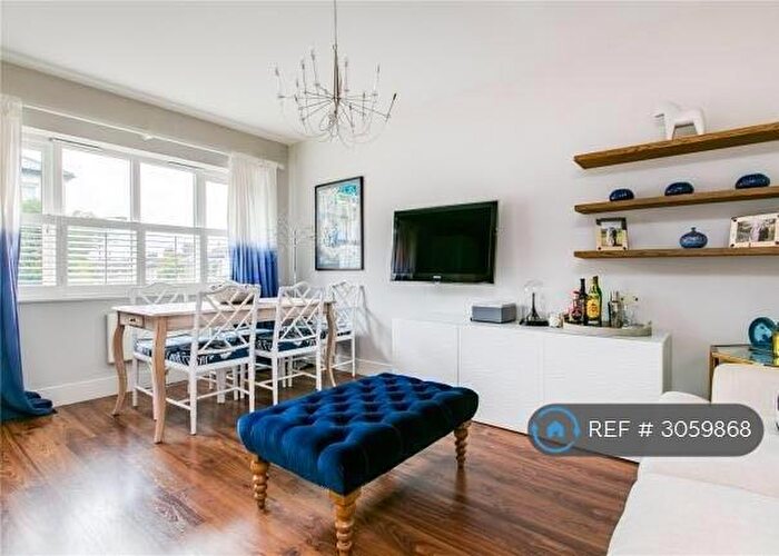 2 Bedroom Flat To Rent In Denning Mews, London, SW12
