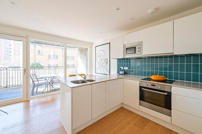2 Bedroom Flat For Sale In Bute House, Isle Of Dogs, London, E14