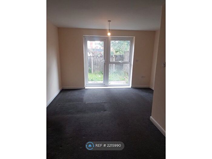 4 Bedroom Terraced House To Rent In Stockport Road, Manchester, M13