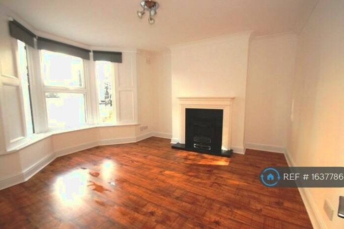 1 Bedroom Flat To Rent In Driffield Road, London, E3