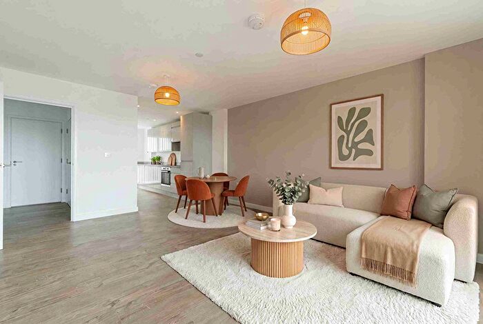 2 Bedroom Flat For Sale In Brighton Road, Shoreham-By-Sea, BN43