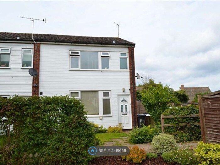 3 Bedroom Semi-Detached House To Rent In Campbells Green, Mortimer Common, Reading, RG7