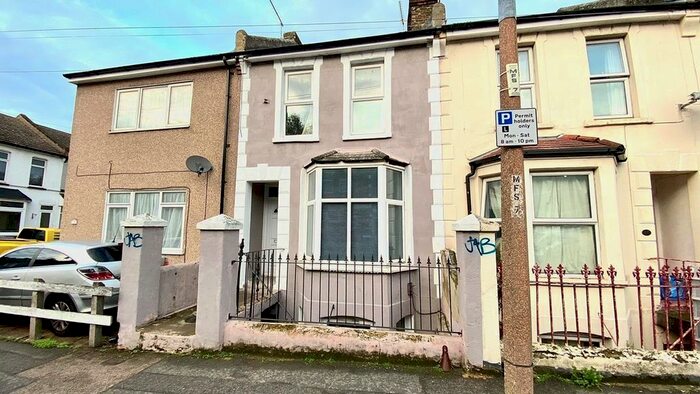 4 Bedroom Terraced House To Rent In Milburn Road, Gillingham ME7