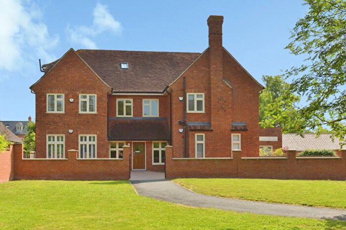 2 Bedroom Flat For Sale In Wreschner Close, Deanshanger, Buckinghamshire, MK19