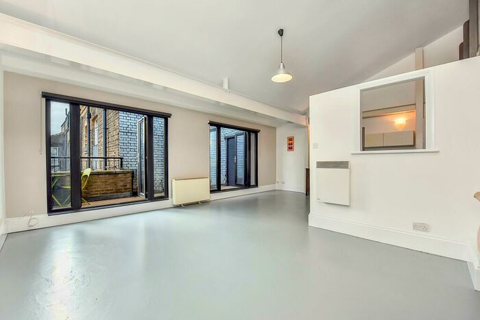 1 Bedroom Flat To Rent In Silverdale, London, SE26