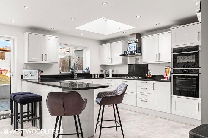 5 Bedroom End Of Terrace House For Sale In Home Close, Broxbourne, EN10