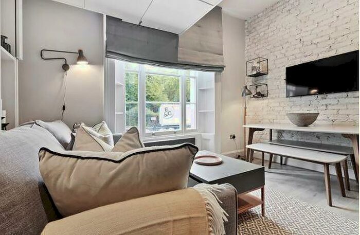 Apartment To Rent In Oakley Square, Mornington Crescent, Euston, Camden, London, NW1