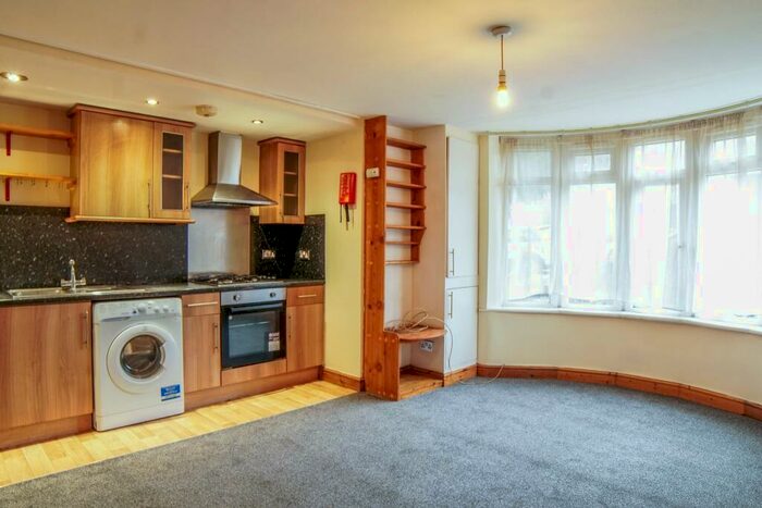 1 Bedroom Flat To Rent In Staple Hill House, - Staple Hill Road, Fishponds, BS16