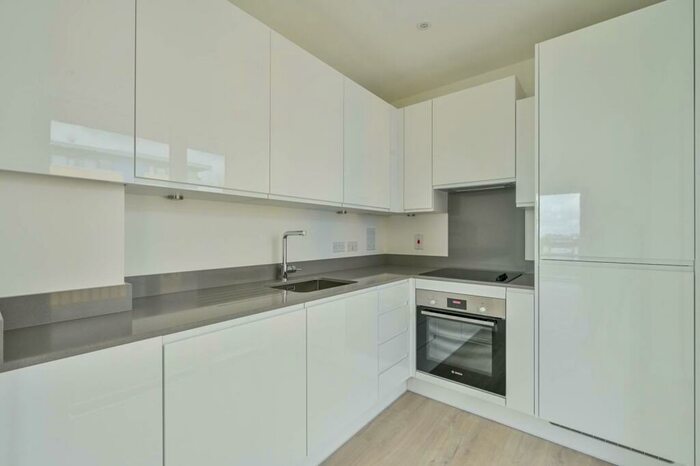 1 Bedroom Flat To Rent In Silley Weir Promenade, , Canary Wharf, London, E16