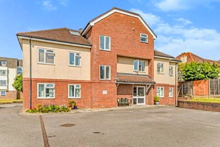 2 Bedroom Flat To Rent In St. Matthews Road, Cosham, Portsmouth, PO6