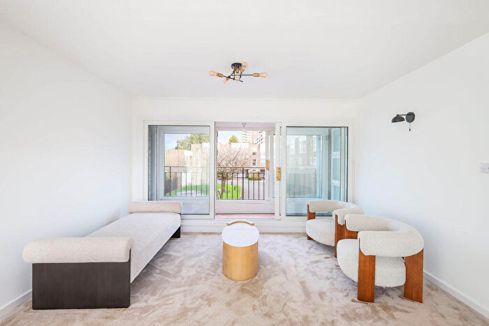 2 Bedroom Flat For Sale In Albany Mews, Montagu Avenue, Gosforth, Newcastle Upon Tyne, NE3