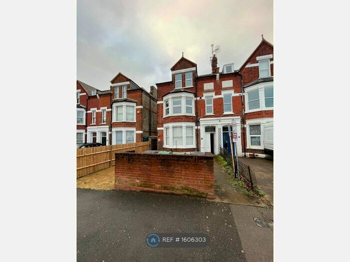 Studio To Rent In Clarence Road, London, N22